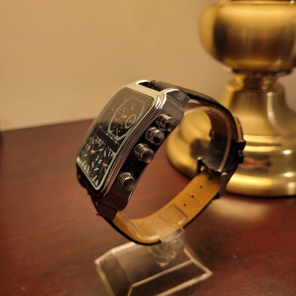 Brand New Black and Silver V6 Squared Men's Watch - Picture 2 of 4